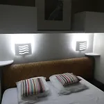 Apartment 4 Pers Av Balcon-parking Gratuit-piscine Int Chauffee-serviettes Et Linge De Lit Compris *