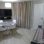 4 Pers Av Balcon-parking Gratuit-piscine Int Chauffee-serviettes Et Linge De Lit Compris Apartment