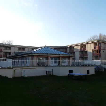 4 Pers Av Balcon-parking Gratuit-piscine Int Chauffee Court Tennis-menage Compris Le Touquet