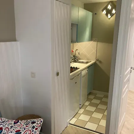 4 Pers Av Balcon-parking Gratuit-piscine Int Chauffee Court Tennis-menage Compris Apartament *