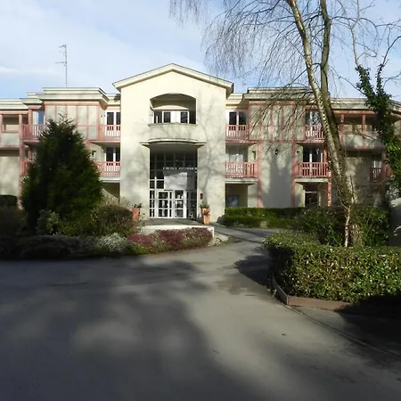 4 Pers Av Balcon-parking Gratuit-piscine Int Chauffee Court Tennis-menage Compris Le Touquet