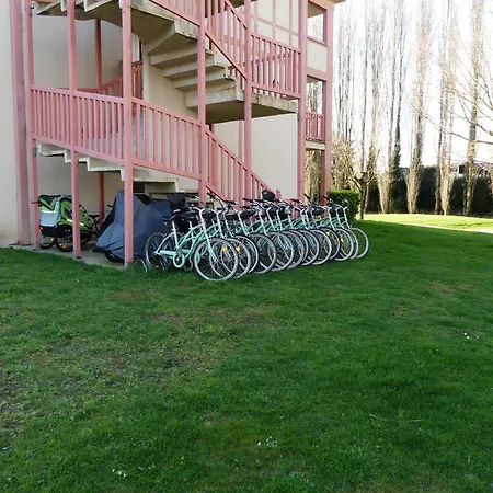 4 Pers Av Balcon-parking Gratuit-piscine Int Chauffee Court Tennis-menage Compris Apartament *