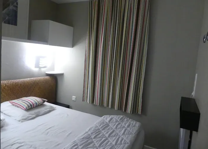 Lejlighed 4 Pers Av Balcon-parking Gratuit-piscine Int Chauffee-serviettes Et Linge De Lit Compris *