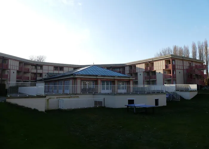4 Pers Av Balcon-parking Gratuit-piscine Int Chauffee-serviettes Et Linge De Lit Compris Le Touquet