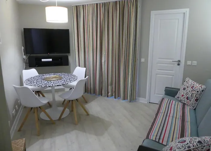 4 Pers Av Balcon-parking Gratuit-piscine Int Chauffee-serviettes Et Linge De Lit Compris Lejlighed
