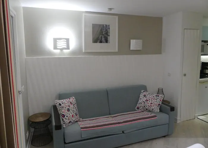 4 Pers Av Balcon-parking Gratuit-piscine Int Chauffee-serviettes Et Linge De Lit Compris